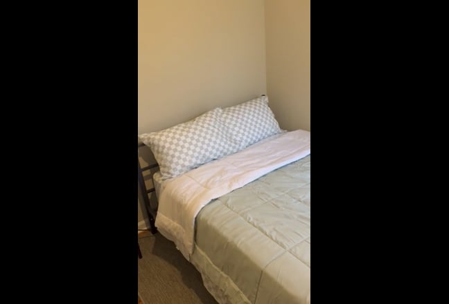 Private Furnished Rooms Available –  (Philly)  Main Photo