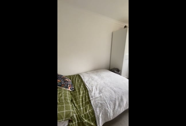 Furnished Small Double Bedroom By The River Main Photo