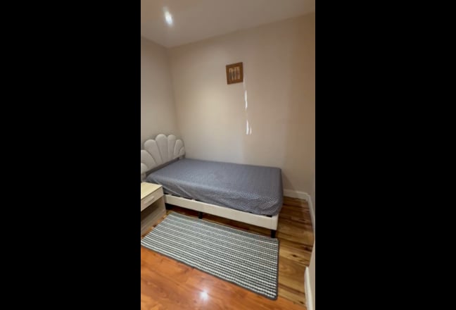 2 Double Room Available  Main Photo