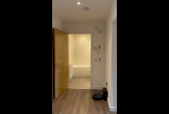 Double Bedroom with Private Bathroom (bills inc.) Main Photo