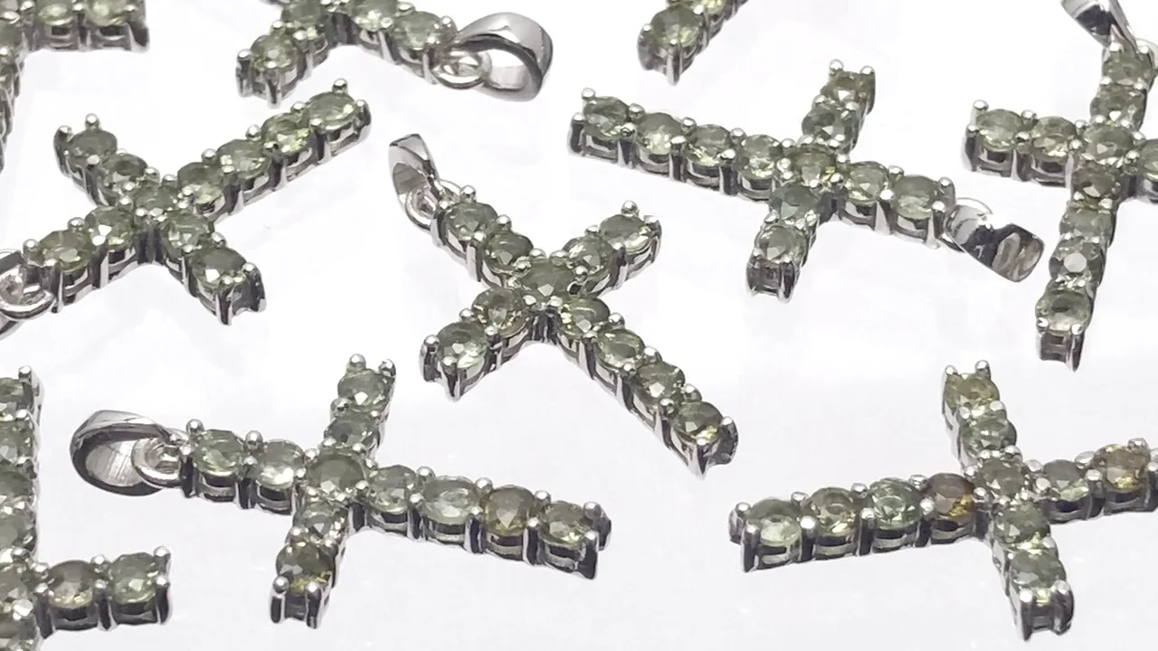 チェコ産モルダバイト クロス ペンダントトップ19×14mm SILVER925製 1