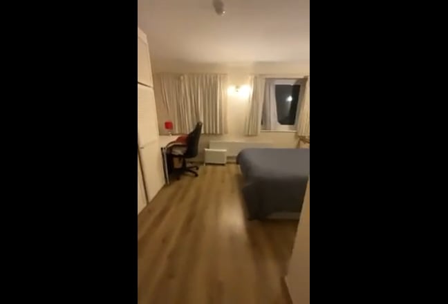 Spacious Ensuite Double Room Main Photo