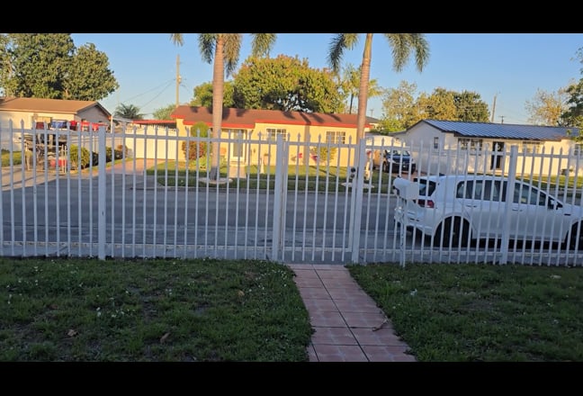 1 bedroom/shared living space Main Photo