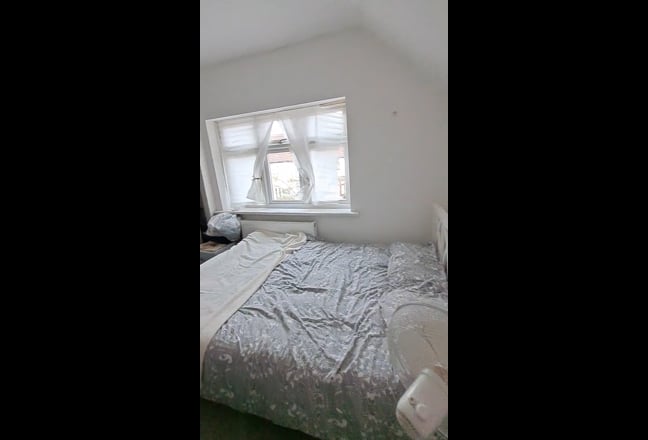 💫 4 Bed Romford Home | From April 1 🏡 Main Photo