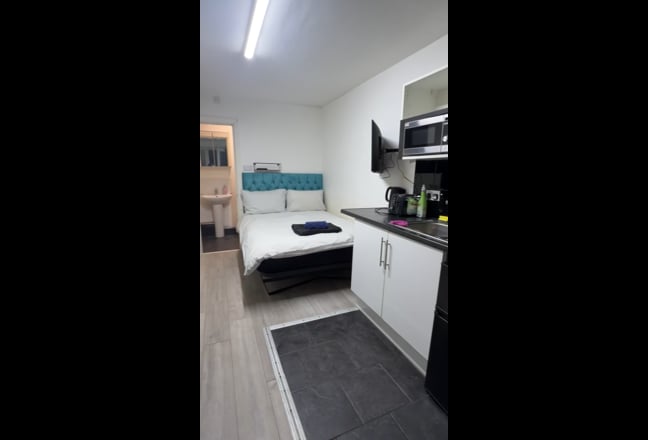 Studio Bills Inclusive - &pound;159 Pw Available 17/04 Main Photo