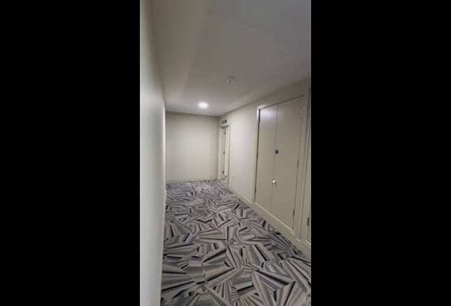 One room en-suite  avail in a two bed apartment  Main Photo