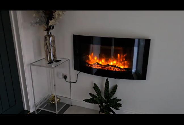 Beautiful Double Room in a Spacious House Main Photo