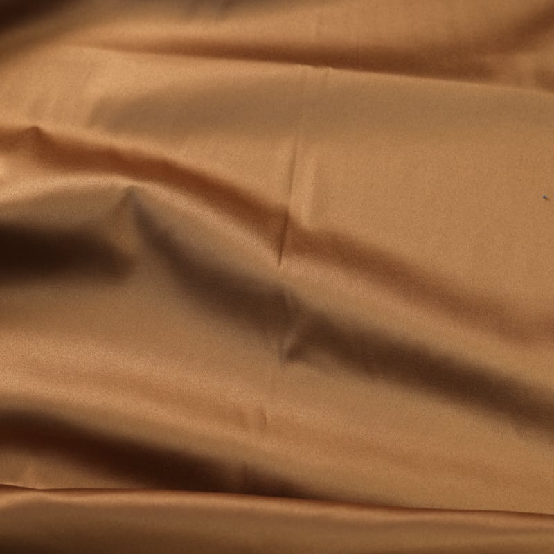 Vidéo: Satin de coton & élasthanne brillant - Mordoré