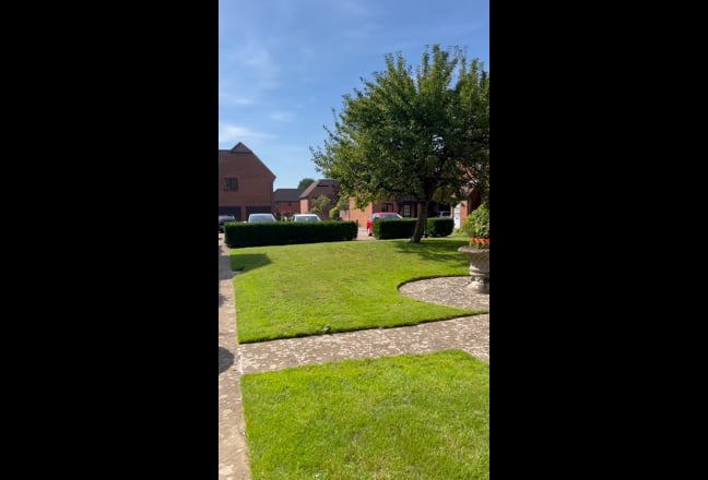 Beautiful comfy single room all bills included Main Photo