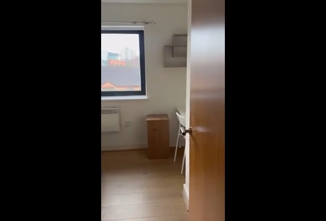 Tenancy takeover -2 bedroom apartment city centre  Main Photo