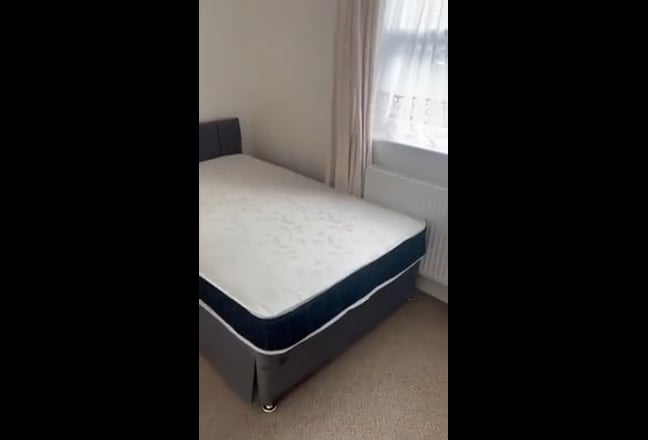 En-suite room for rent in a 2bedroom house  Main Photo