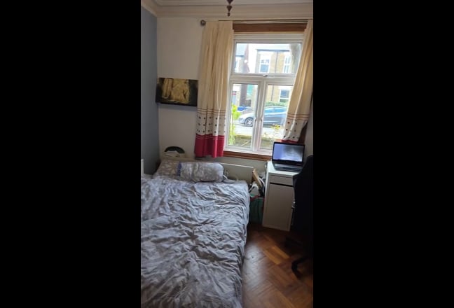 &pound;850 a month 3 bed 2 bath (Plus bills) Main Photo