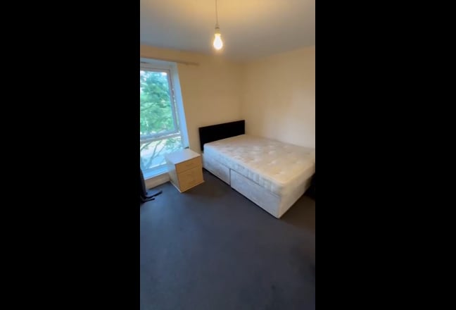 Double Room near de Havilland campus Main Photo