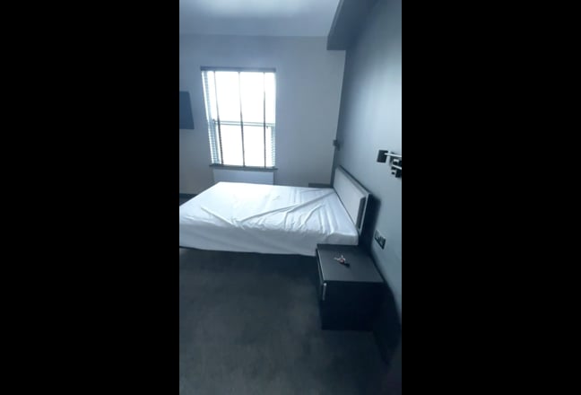 High spec double room w/en-suite in Cross Flatts Main Photo