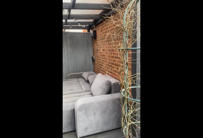 A Double Room Available for Rent Main Photo