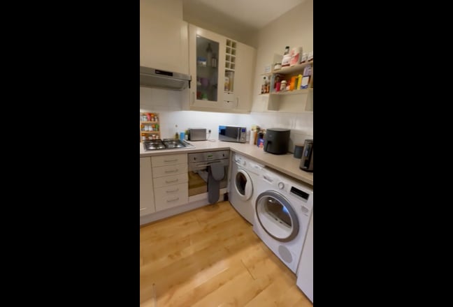 ✨Bright double room in friendly Chiswick flat✨ Main Photo