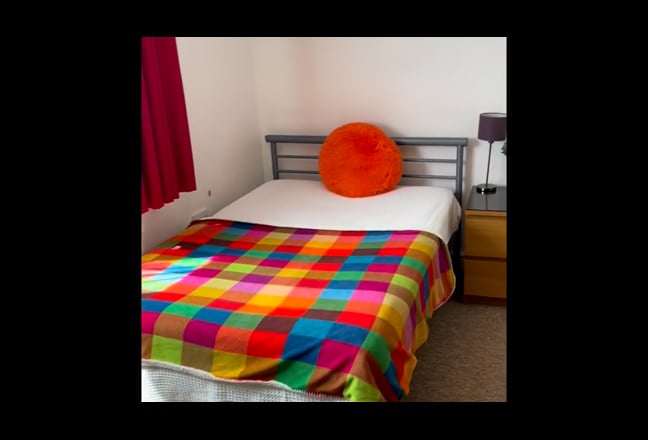 Nice Room in Friendly House. Main Photo