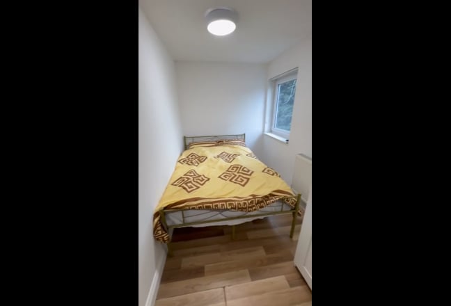 Spacious Double Rooms Available in Shared House Main Photo