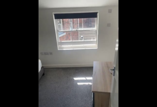 En-suite Furnished Room in the city center  Main Photo