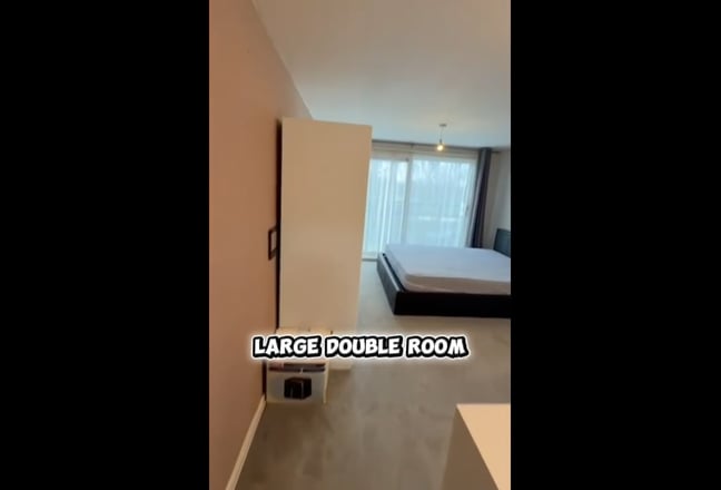 Large Double En-suite with Balcony Main Photo