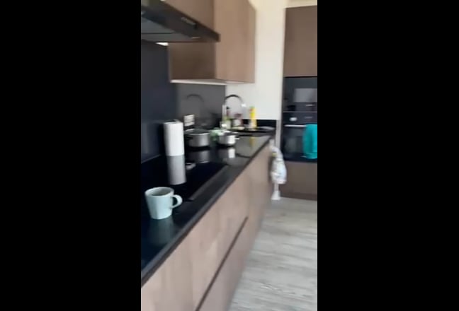 Spacious Double Room Available  Main Photo