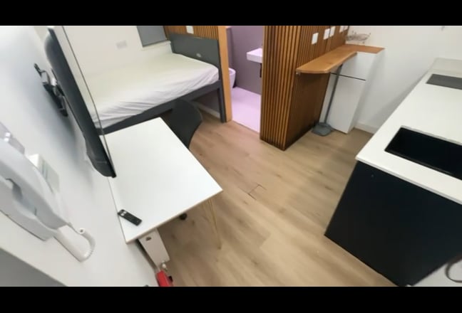  Self Contained Studio Available Main Photo