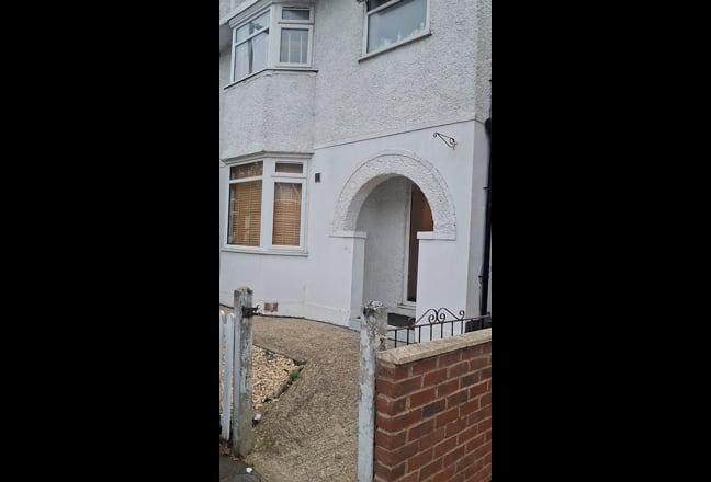 Cozy double in peaceful house share all bill inc. Main Photo