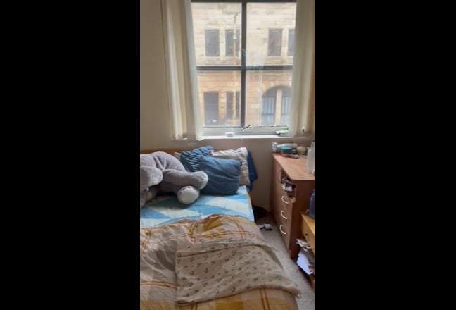 URGENTLY Looking for a flatmate  Main Photo