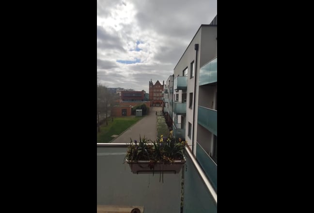 Spacious comfortable room with ensuite  Main Photo