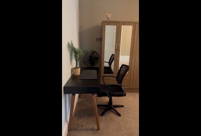 Double room to rent from now to 2/6/26  inc bills Main Photo