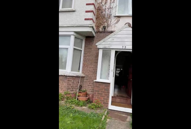 🏡 Small room with Excellent Transport Links  Main Photo