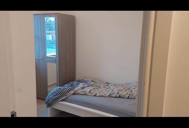  single room close to Royton town center Main Photo