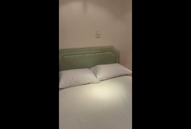 A very large Double Room with living area  Main Photo