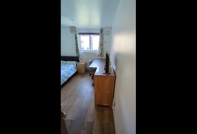      Clean    &    Contemporary   Main Photo