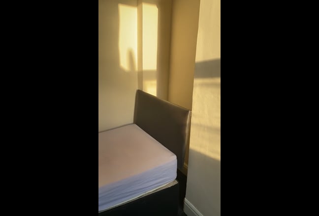   Single Spacious Room to Let - Harrow Weald Main Photo