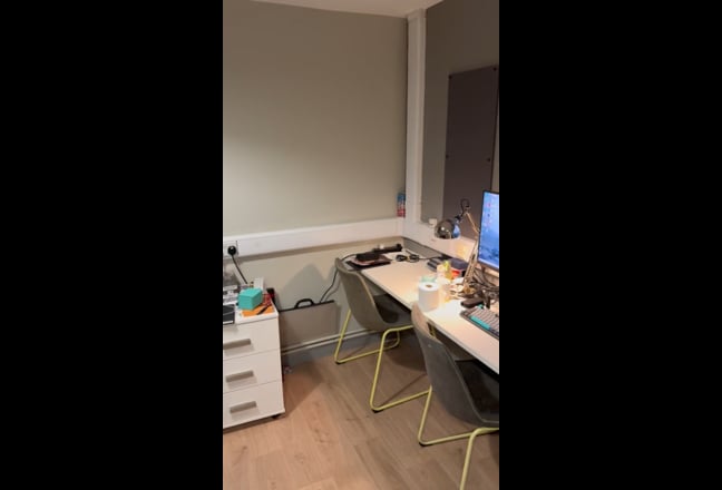 East Central House En-suit Big room  Main Photo