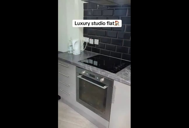 Brand new Luxury Studio Flat for a Lodger Main Photo
