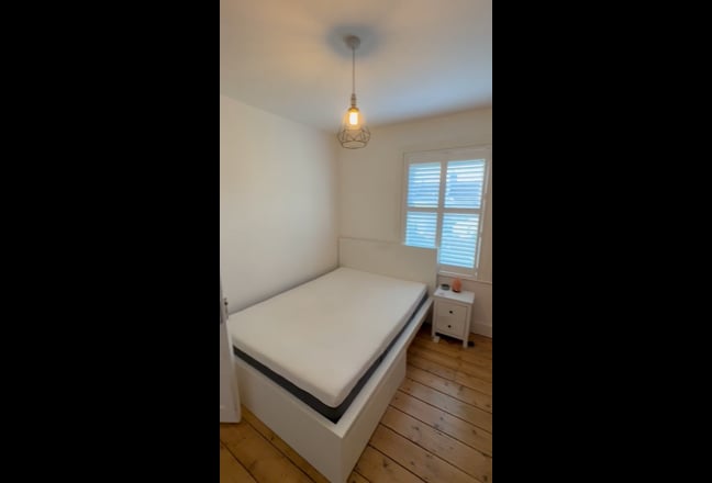 Looking for a lodger- room near Leyton station 😊 Main Photo