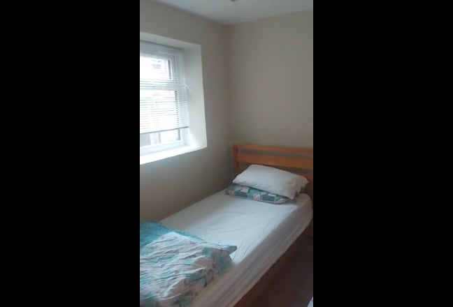 Modern Stylish Flat / Aprtmnt for Professional  Main Photo