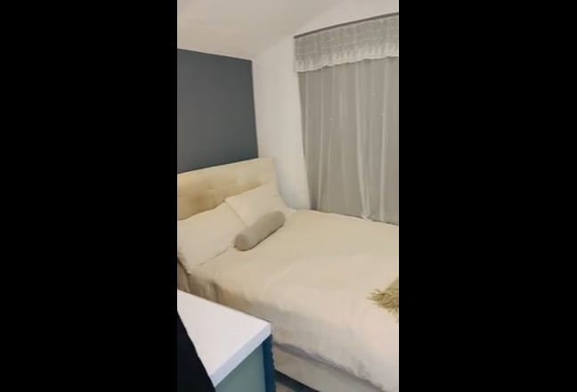 Ensuite  room in Carford Main Photo