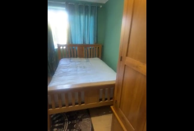 Fully furnished large double bedroom  Main Photo