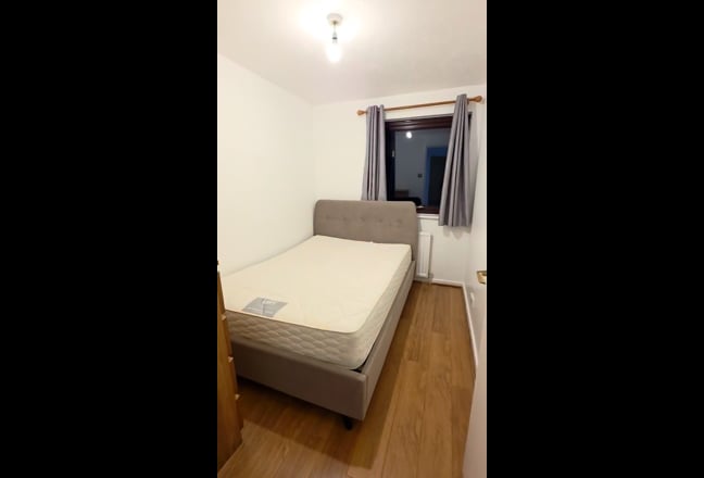 2 Bedroom Apartment - Newly Refurbished -   Main Photo