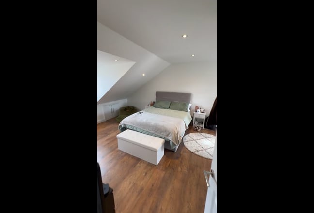 Beautiful & Massive Ensuite Room - Wandsworth Town Main Photo