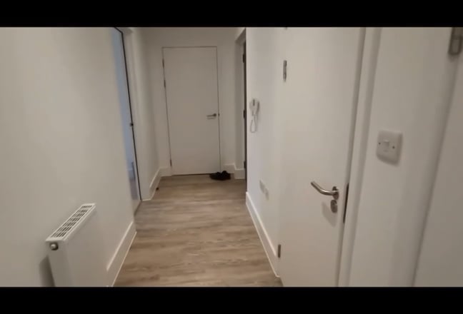 Modern contemporary En-suite room available OX2 Main Photo