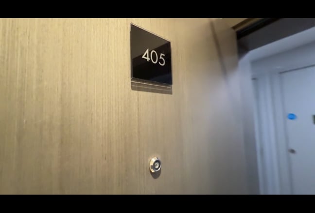 Whole 2 bed, 2 bath 40th floor apt with great view Main Photo