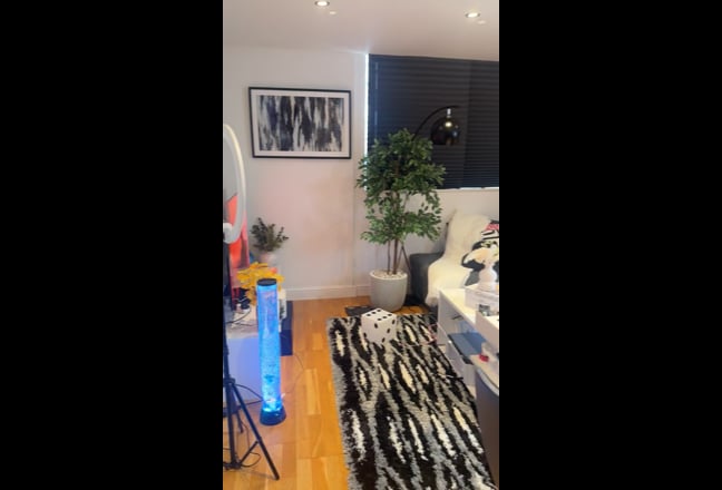 Double room near Leeds city Center Main Photo