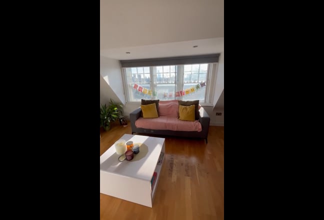 Double Room in Gorgeous Flat in North Ealing Area Main Photo