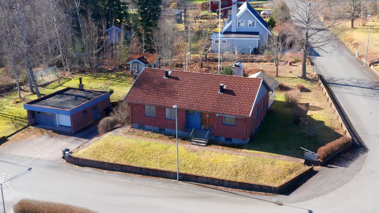 6 rum Villa på Källåsgatan 7 Aneby Aneby kommun - video