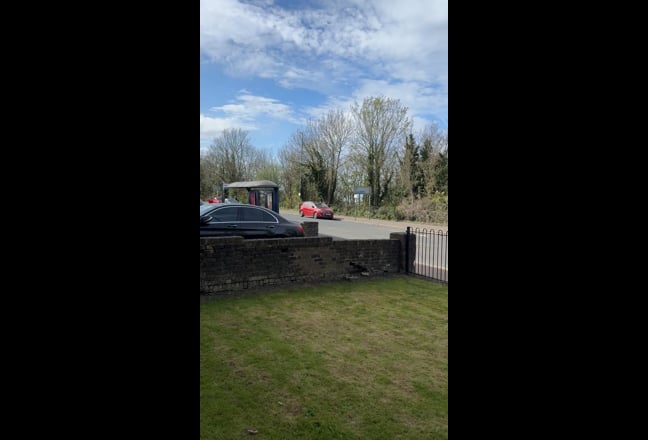 Spacious Double Room in Clean, Peaceful Flat  Main Photo