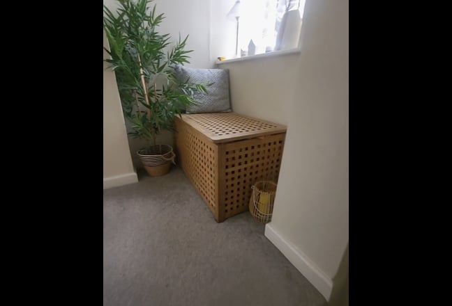 Large private double bedroom, En-suite, bills incl Main Photo